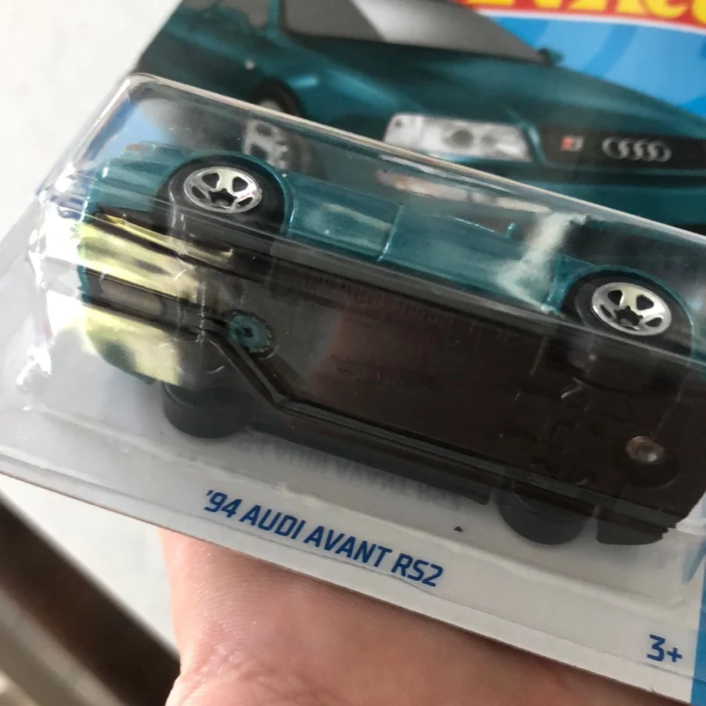 '94 Audi Avant RS2 Toy Car - Blue